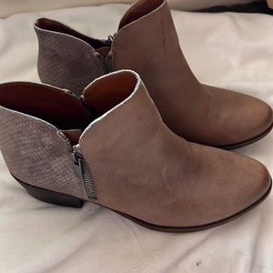 Lucky brand ankle boots . Size 8.5
